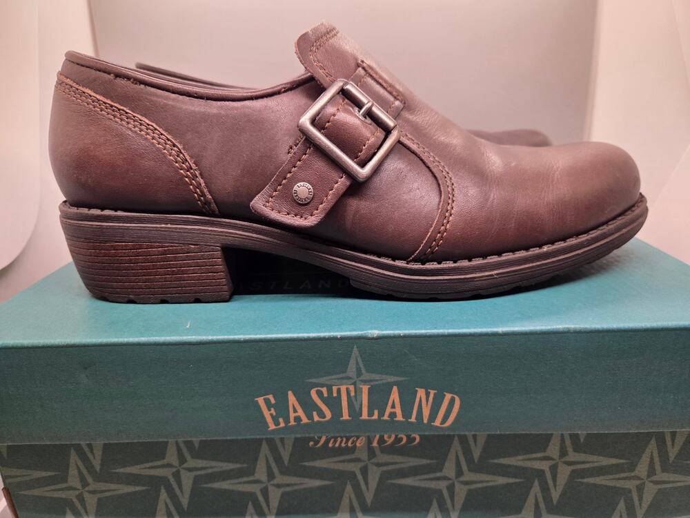 Eastland Women's Open Road slip-on shoe Size 9.5